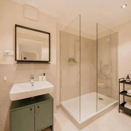 Apartment Homely - Huge Terrace, Modern, Quiet, Near Kudamm