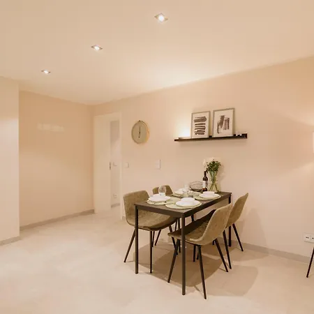 Homely - Huge Terrace, Modern, Quiet, Near Kudamm Apartment *