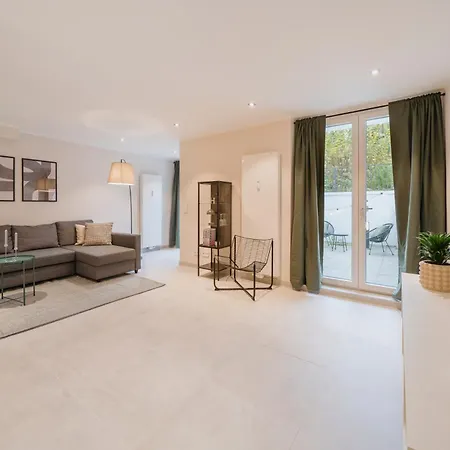 Homely - Huge Terrace, Modern, Quiet, Near Kudamm Berlin