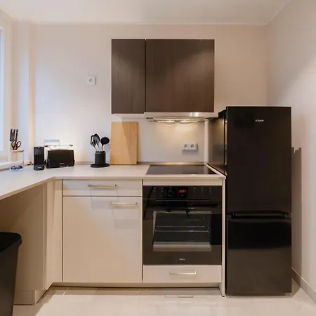 Homely - Huge Terrace, Modern, Quiet, Near Kudamm *