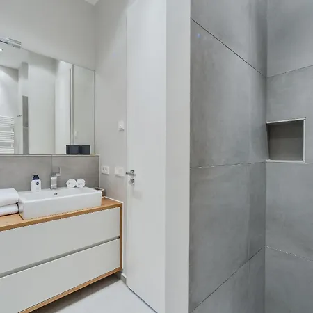 Downtown Living Aparthotel