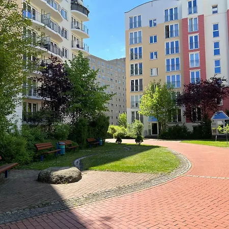 Alexa Design Apart, 4br, 6-10 Pax, 3 Baths, Kidsarea, Free Parking, 5min Alex, 1000mbit Wifi * Berlin