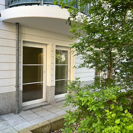 Alexa Design Apart, 4br, 6-10 Pax, 3 Baths, Kidsarea, Free Parking, 5min Alex, 1000mbit Wifi Apartment *
