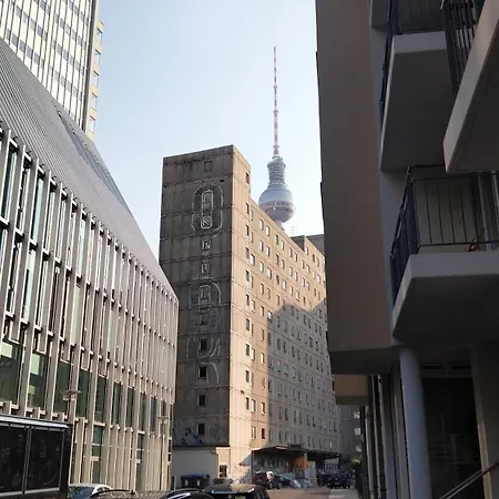 Apartment Alexa Design Apart, 4br, 6-10 Pax, 3 Baths, Kidsarea, Free Parking, 5min Alex, 1000mbit Wifi Berlin