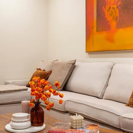 Alexa Design Apart, 4br, 6-10 Pax, 3 Baths, Kidsarea, Free Parking, 5min Alex, 1000mbit Wifi Apartment *