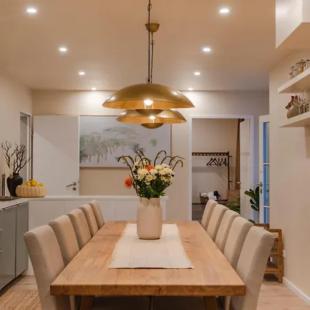 Apartment Alexa Design Apart, 4br, 6-10 Pax, 3 Baths, Kidsarea, Free Parking, 5min Alex, 1000mbit Wifi *