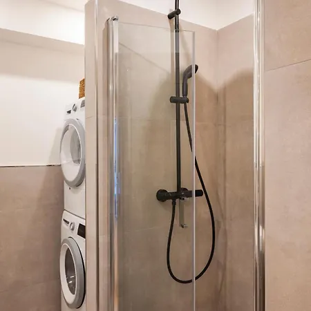 Apartment Alexa Design Apart, 4br, 6-10 Pax, 3 Baths, Kidsarea, Free Parking, 5min Alex, 1000mbit Wifi Berlin