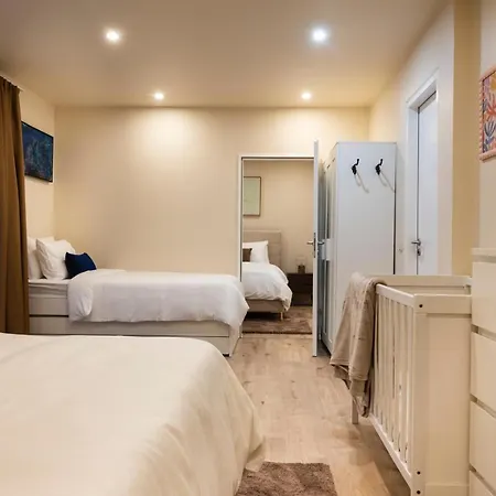 Alexa Design Apart, 4br, 6-10 Pax, 3 Baths, Kidsarea, Free Parking, 5min Alex, 1000mbit Wifi Apartment