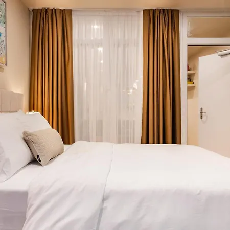 Alexa Design Apart, 4br, 6-10 Pax, 3 Baths, Kidsarea, Free Parking, 5min Alex, 1000mbit Wifi