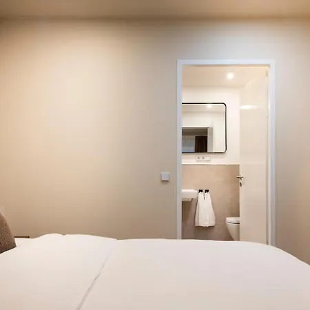 Alexa Design Apart, 4br, 6-10 Pax, 3 Baths, Kidsarea, Free Parking, 5min Alex, 1000mbit Wifi