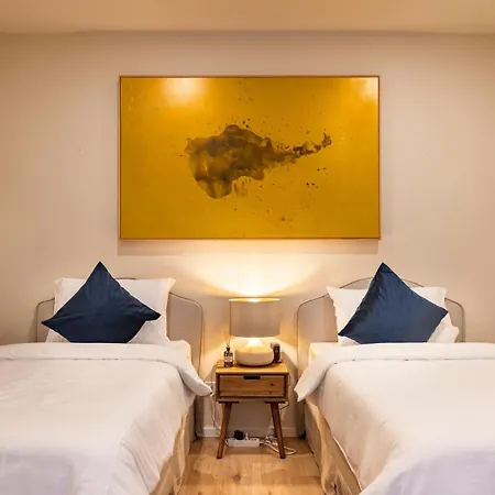 Alexa Design Apart, 4br, 6-10 Pax, 3 Baths, Kidsarea, Free Parking, 5min Alex, 1000mbit Wifi Apartment Berlin