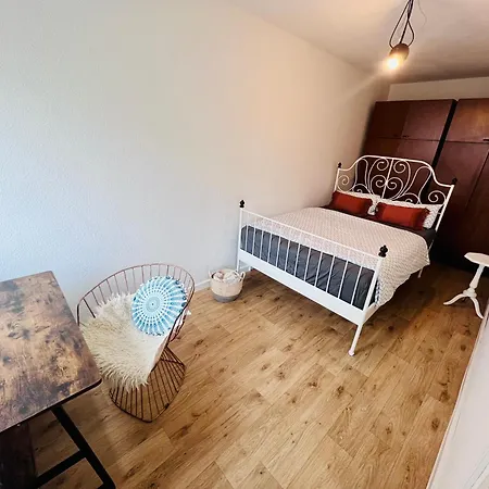 Gdr Flat With Rooftop Terrace Zingster Str * Berlin