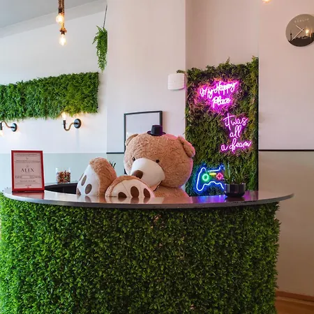 Alex Hotel *