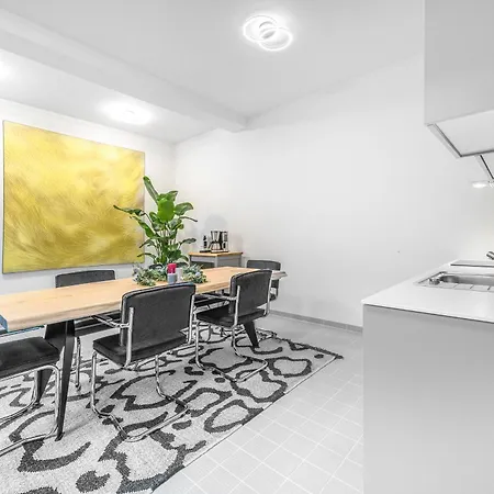 Apartment Mitte Loft On 2floors, 150 Qaudratmeter, 2brs, 2bathrooms, Living Room, Dinning Up To 8 Ppl