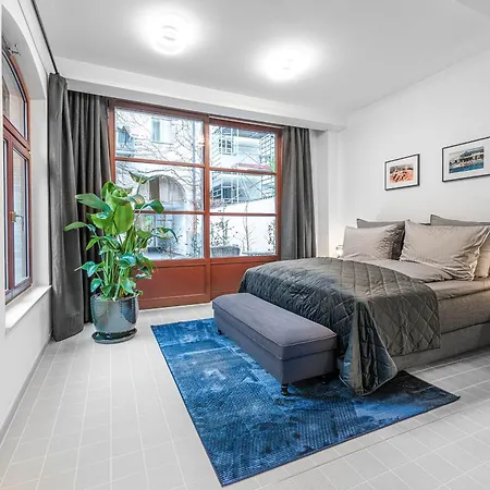 Mitte Loft On 2floors, 150 Qaudratmeter, 2brs, 2bathrooms, Living Room, Dinning Up To 8 Ppl Apartment *