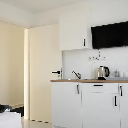 Issa Aparthotel *