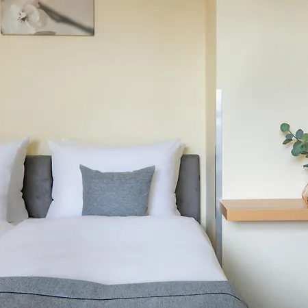 Garner - Schoeneberg By Ihg