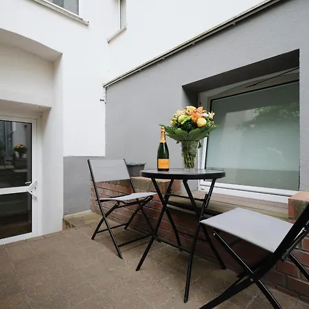 Apartment Homely - Cozy Studio, Modern, Near Theater & Kurfuerstendamm