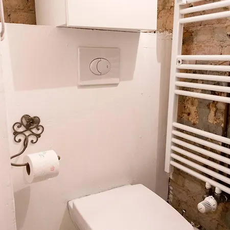 Artistic Altbau