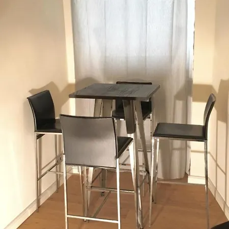Apartment Im Nollendorfkiez, 2 Zimmer, Kueche, Bad, *