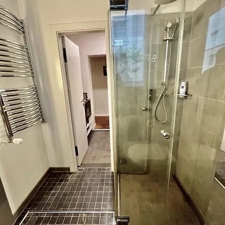 Im Nollendorfkiez, 2 Zimmer, Kueche, Bad, Apartment Berlin