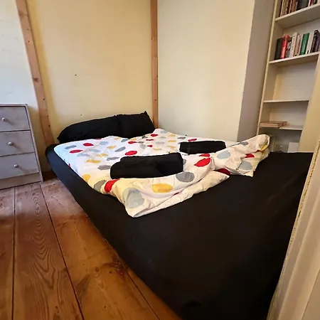 Typical Altbau In The Heart Of Wedding Apartment *