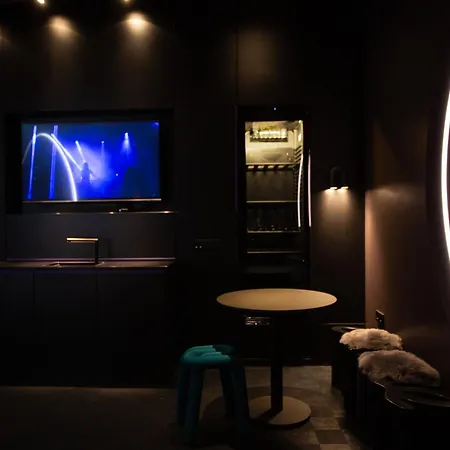 A Unique Space In Kreuzberg Apartment