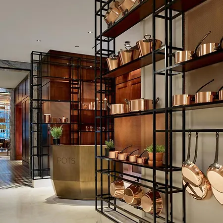 The Ritz-carlton,