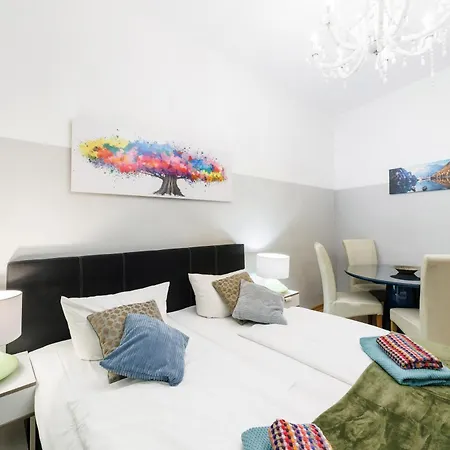 Grand Mitte Rosenthaler Platz Apartment