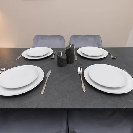 2br Modern Maybachufer Tischkicker Apartment Berlin