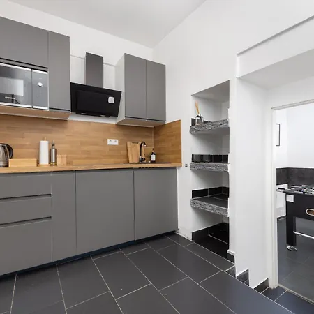 2br Modern Maybachufer Tischkicker * Berlin
