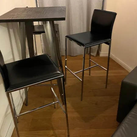 Im Nollendorfkiez, 2 Zimmer, Kueche, Bad, Berlin