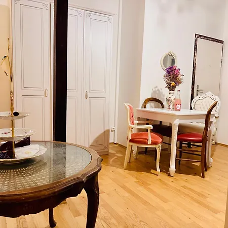 Apartment Romantic