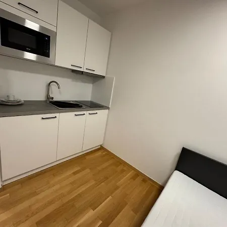 Innsbrucker Platz 2 Apartment *