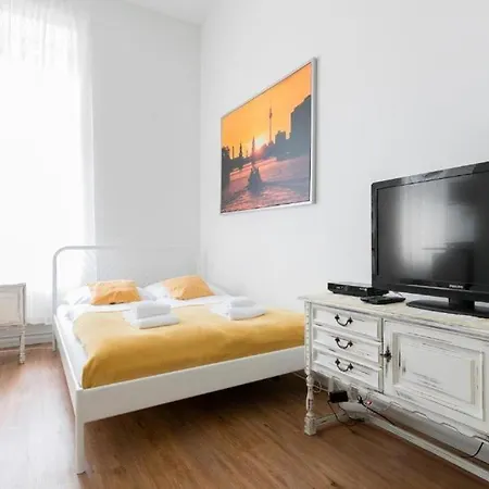 Apartment For 3 Berlin
