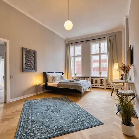 Jomi Stays, Brandenburgische Strasse 16 - Wohnen Beim Kurfuerstendamm * Berlin