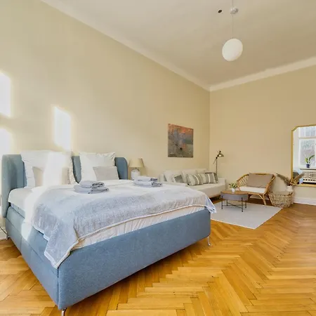 Jomi Stays, Brandenburgische Strasse 16 - Wohnen Beim Kurfuerstendamm * Berlin