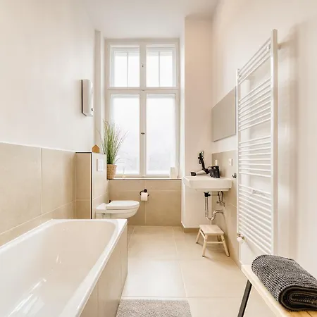Jomi Stays, Brandenburgische Strasse 16 - Wohnen Beim Kurfuerstendamm Homestay *