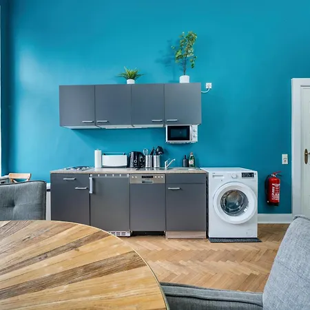 Homestay Jomi Stays, Brandenburgische Strasse 16 - Wohnen Beim Kurfuerstendamm Berlin