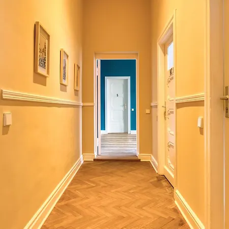 Homestay Jomi Stays, Brandenburgische Strasse 16 - Wohnen Beim Kurfuerstendamm *