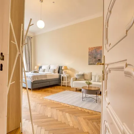 Jomi Stays, Brandenburgische Strasse 16 - Wohnen Beim Kurfuerstendamm Berlin