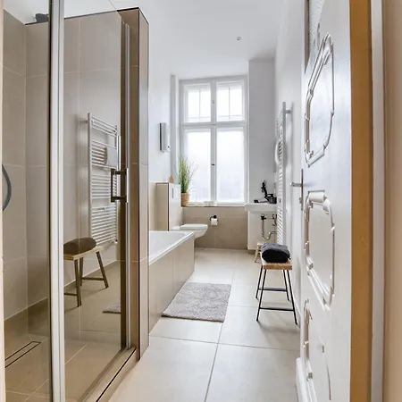 Jomi Stays, Brandenburgische Strasse 16 - Wohnen Beim Kurfuerstendamm Homestay *