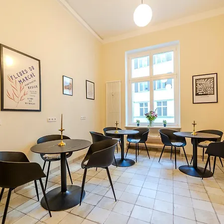 Jomi Stays, Brandenburgische Strasse 16 - Wohnen Beim Kurfuerstendamm Homestay *