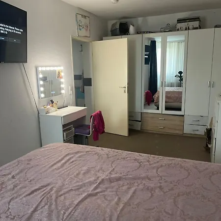 1 In Einer 2 Zu Vermieten Wg Anfragen Bitte Nur Von Frauen Apartment Berlin