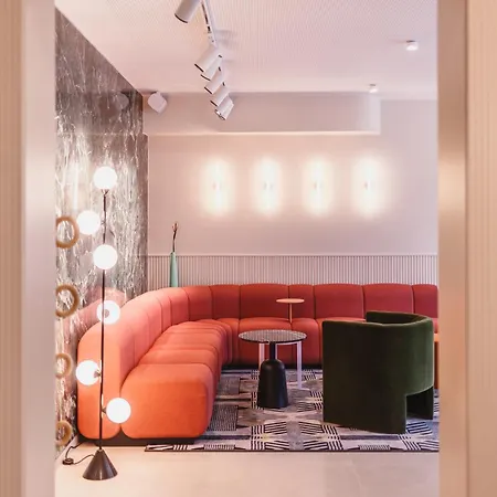 The Circus Living Aparthotel *