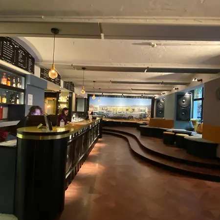 Singer109 Hostel, & Хостел
