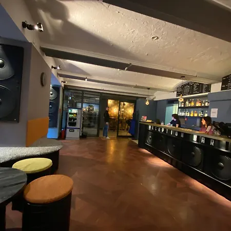 Singer109 Hostel, & Хостел *