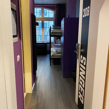 Singer109 Hostel, & Хостел