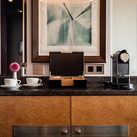 Waldorf Astoria 5* Berlino