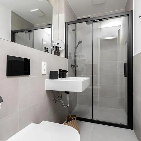 Aparthotel Global Living I Thegraf - East Side Gallery Berlin